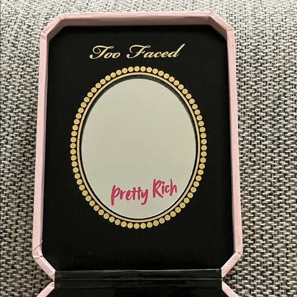 Too Faced Pretty Rich Eyeshadow Palette - Picture 3 of 4